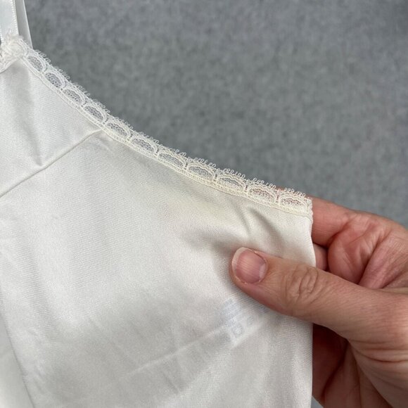 Vanity Fair VTG Slip Cami Top Size L Ivory White Lace Trim Dainty Made in USA - Picture 6 of 12